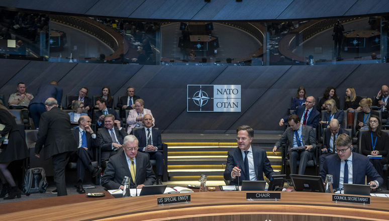 Secretário-Geral da OTAN dá as boas-vindas ao Enviado Especial dos Estados Unidos, Keith Kellogg, ao Conselho do Atlântico Norte
