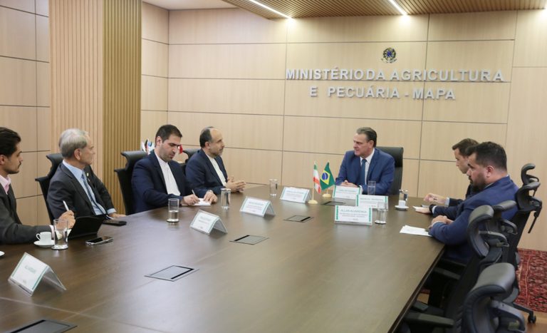 Ministro Carlos Fávaro recebe Embaixador do Irã para tratar da ampliação do comércio agropecuário