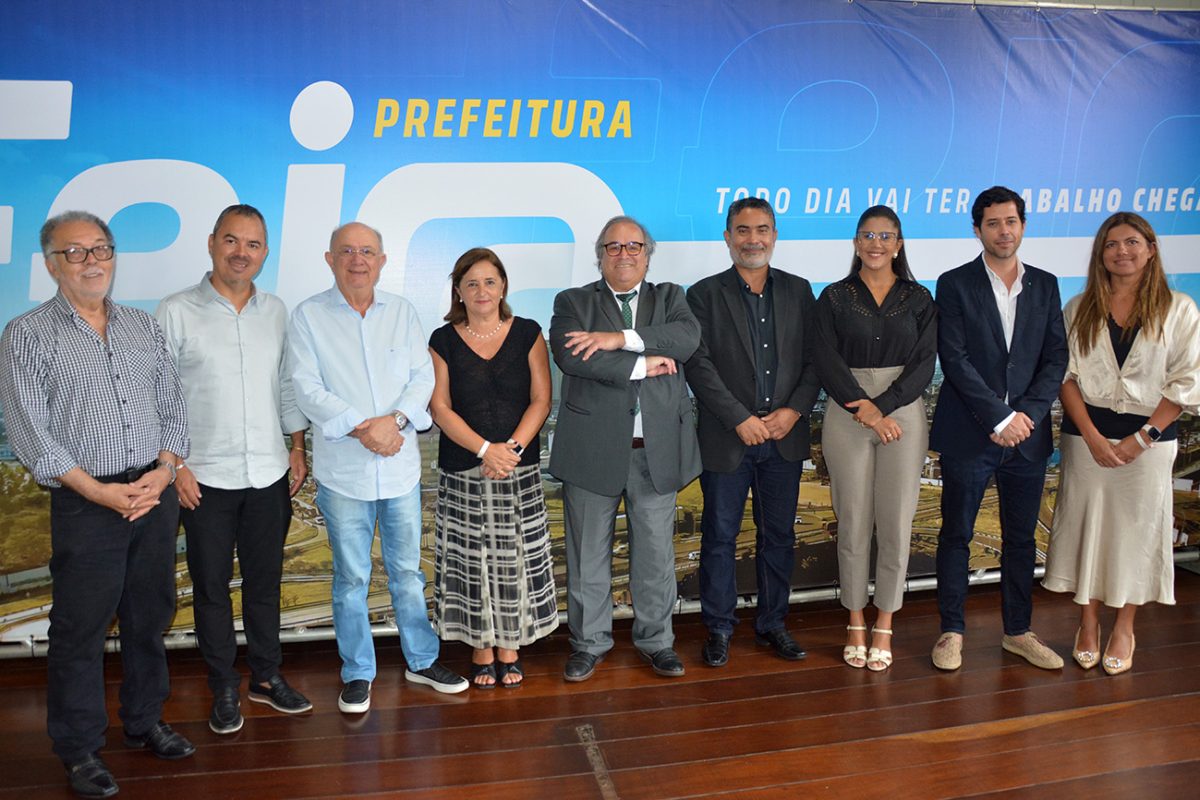 Prefeito de Feira de Santana recebe diretoria de instituição portuguesa para firmar convênio de cooperação internacional