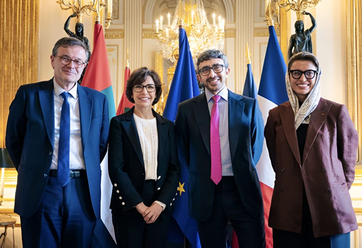 Abdullah Bin Zayed se encontra com o Ministro da Cultura francês e assina Memorando de Entendimento entre os dois países