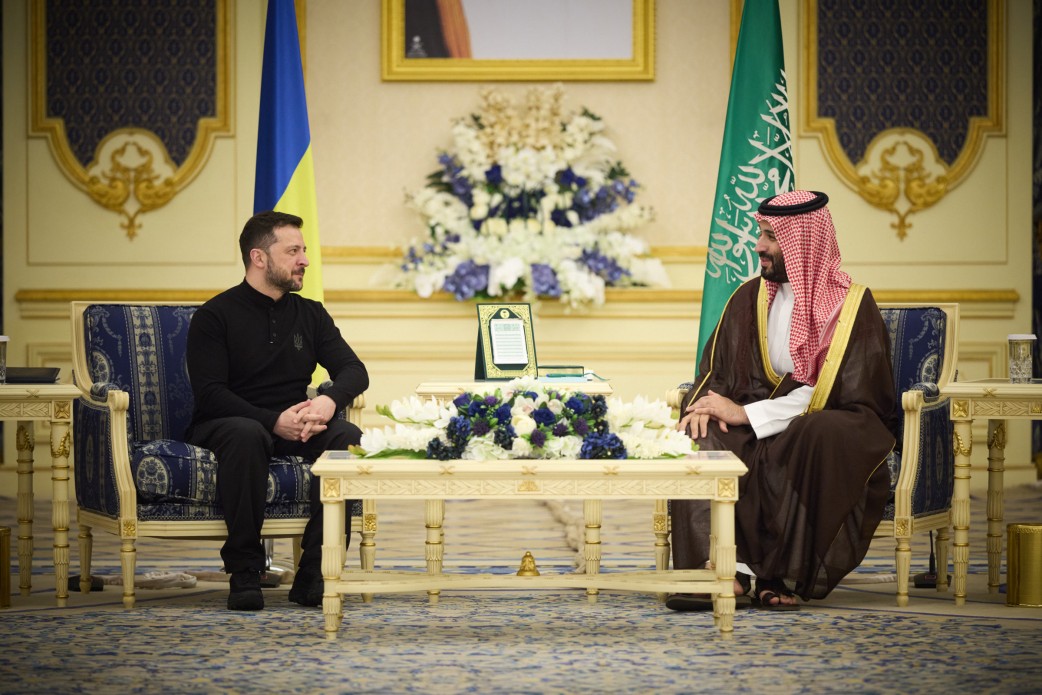 Presidente da Ucrânia se encontra com o príncipe herdeiro da Arábia Saudita