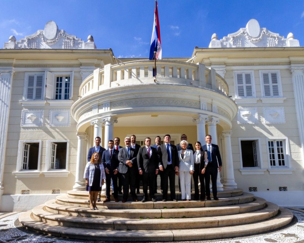 Rediex anuncia adido comercial permanente em Curitiba para fortalecer integração econômica com o Estado do Paraná