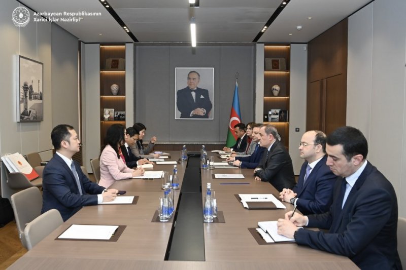 Azerbaijão e Vietnã conversam sobre cooperação em organizações internacionais