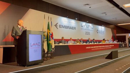 Ministro da Defesa participa da abertura da Laad 2025 e destaca papel estratégico da BID