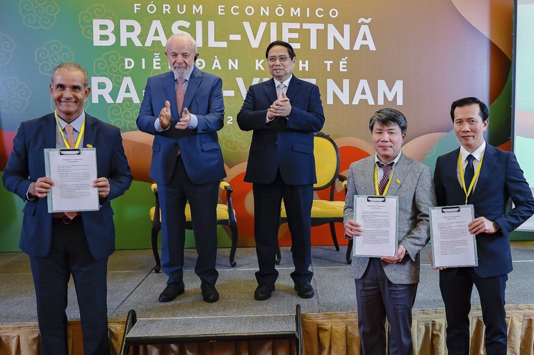 Brasil e Vietnã reforçam parcerias durante visita do presidente Lula e ministros à Ásia