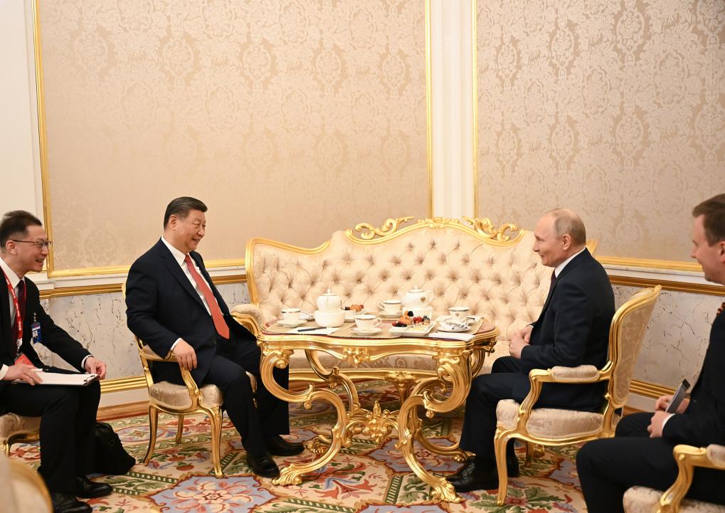 Xi pede à China e à Rússia que mantenham determinação e coordenação estratégicas