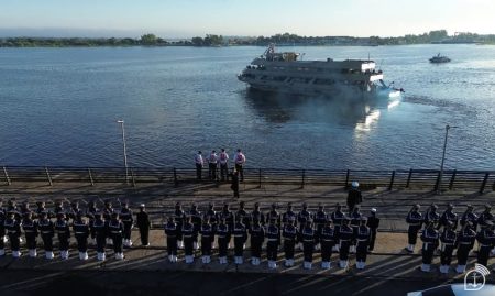 Marinha do Brasil participa das celebrações dos 214 anos de Independência do Paraguai