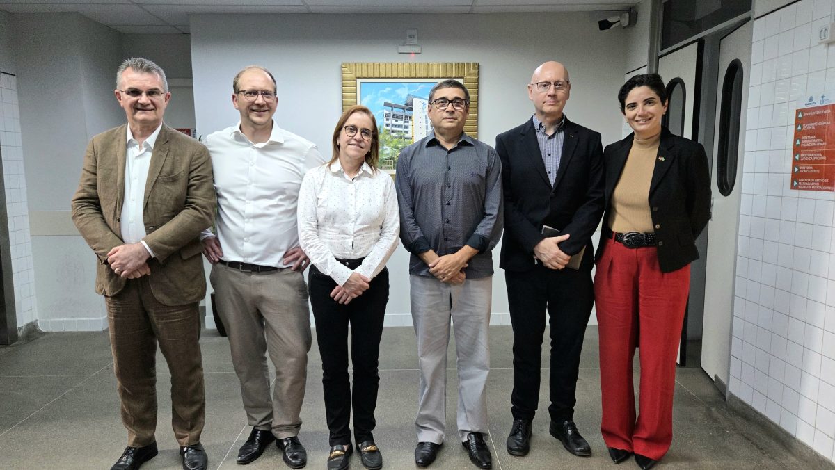 IJF recebe comitiva alemã em ação de intercâmbio internacional na área da saúde