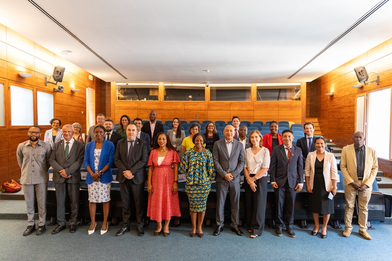 Brasil reforça cooperação internacional em agenda da CPLP sobre trabalho e inclusão social