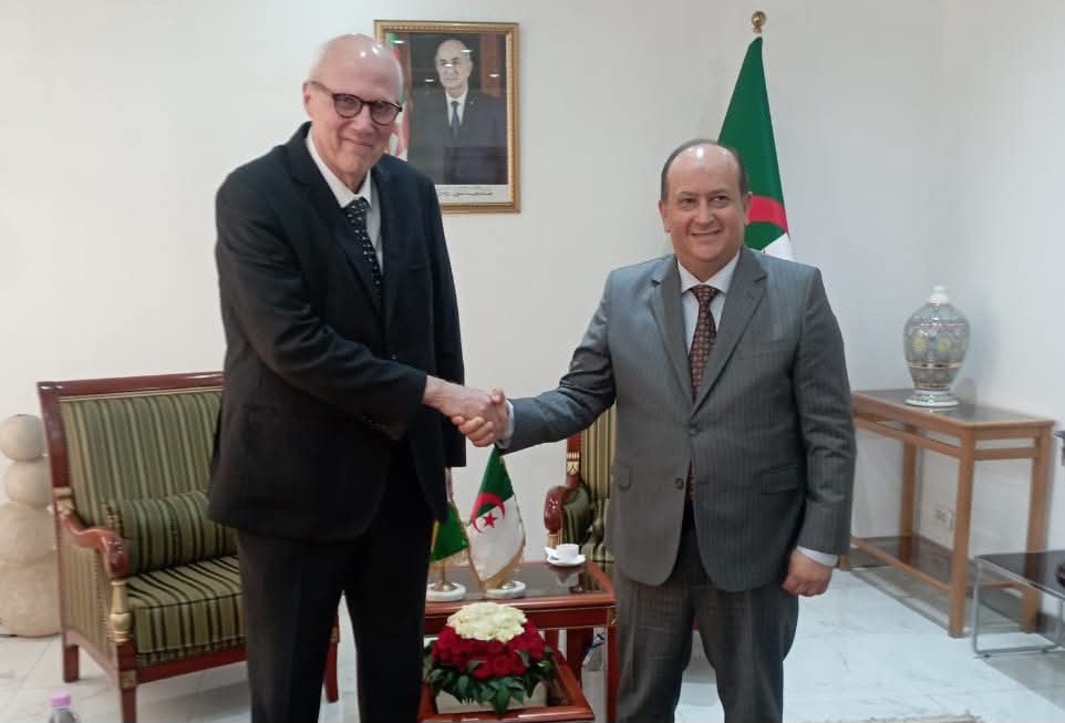 Ministro da Indústria da Argélia recebe Embaixador do Brasil
