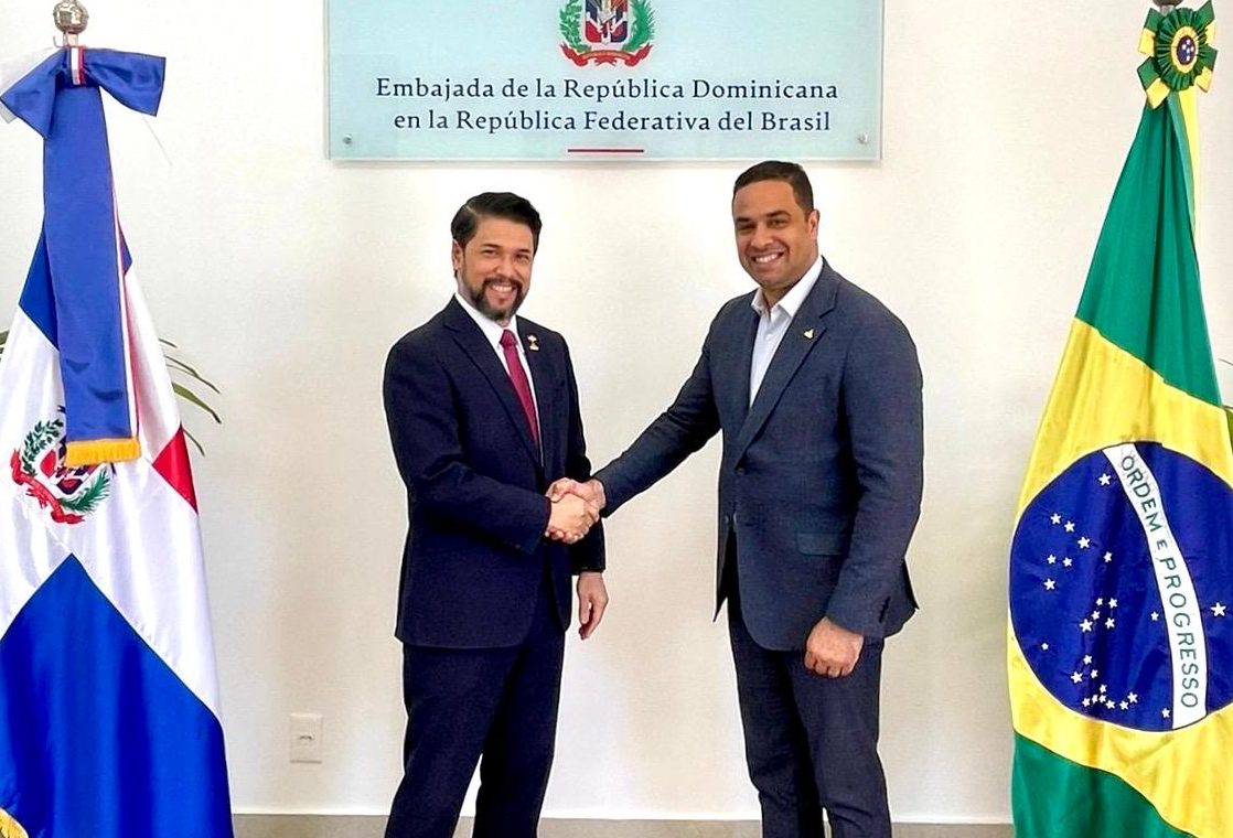 Embaixador Robert Takata recebe vice-ministro de Segurança Interna para estreitar parceria bilateral