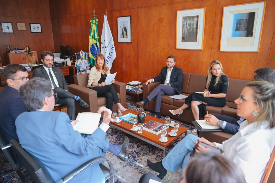Em Brasília, Gabriel Souza busca apoio do Itamaraty para avançar com pontes internacionais entre Brasil e Argentina