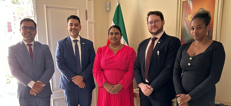 ANTT se reúne com Embaixadora do Suriname para estreitar cooperação no transporte terrestre