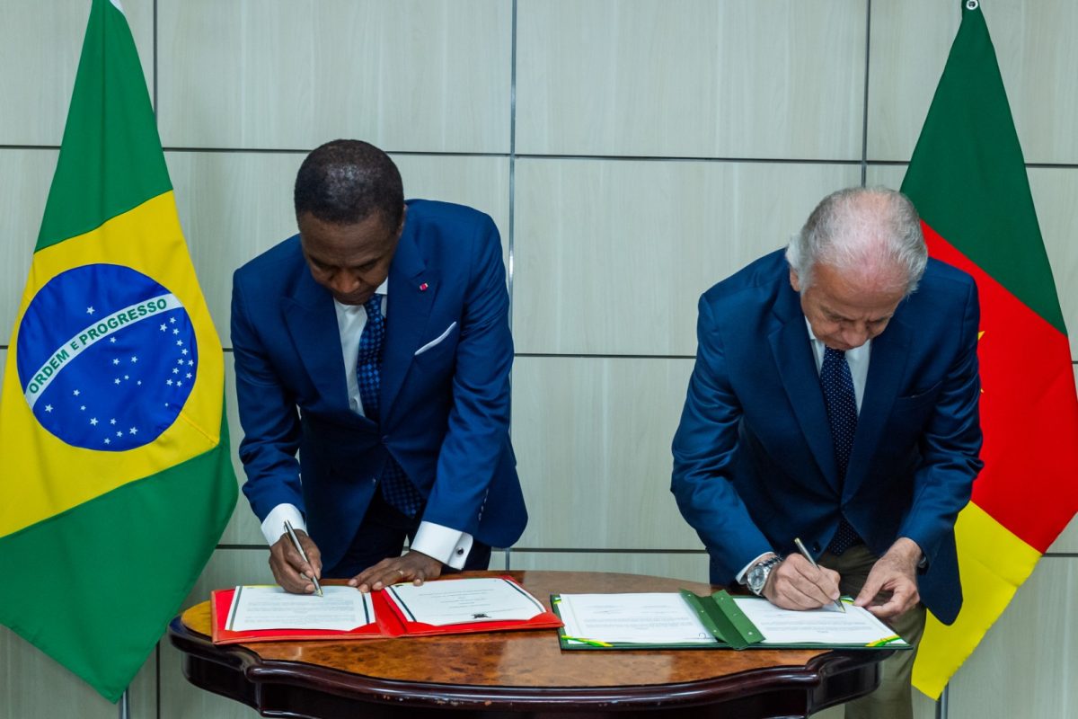 Brasil e Camarões assinam acordo de cooperação na área de defesa