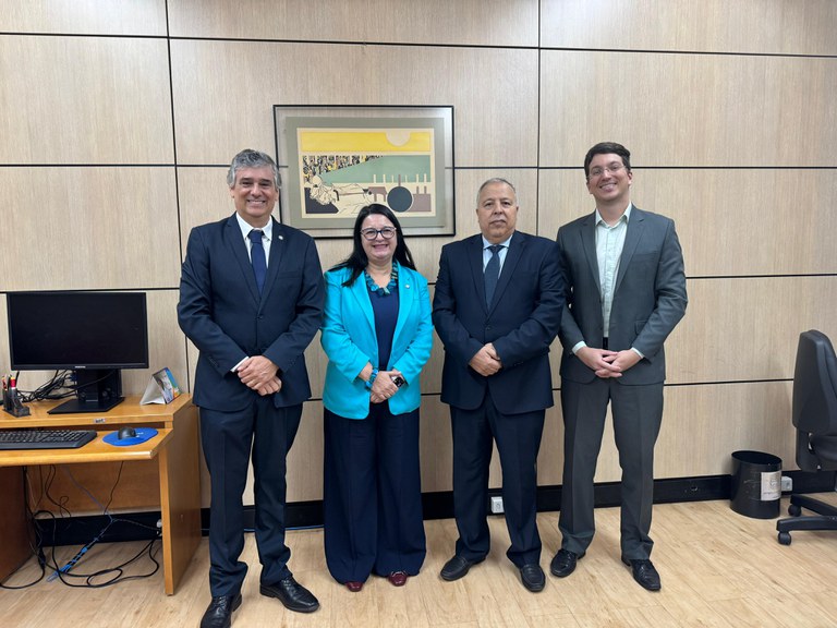 MEC trata de cooperação universitária com Embaixador da Argélia