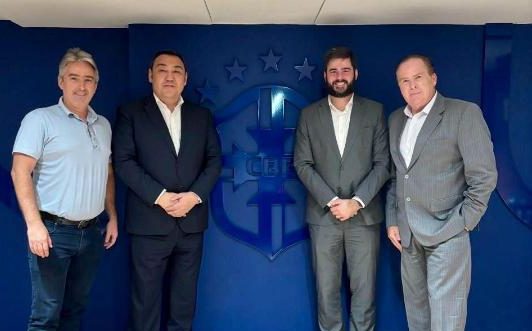 Embaixador do Cazaquistão visita a sede da Confederação Nacional de Futebol do Brasil