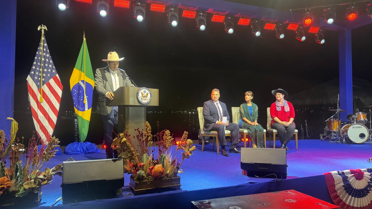 Celebração da Independência dos EUA em Brasília reforça laços com o Brasil em noite texana