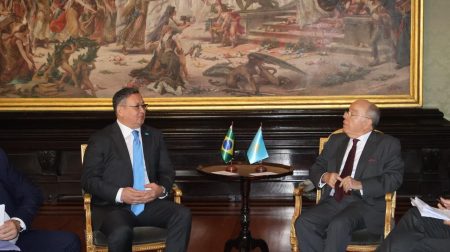 Cazaquistão e Brasil visam expandir o diálogo político