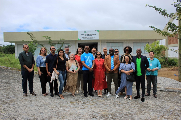 Delegação de Camarões visita IFPB para alinhar implantação de cursos no país africano