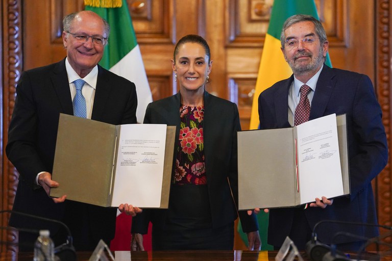Brasil e México firmam plano de trabalho para atualização de Acordos de Complementação