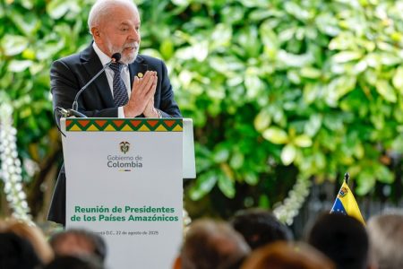 Em Bogotá, Lula defende multilateralismo como única forma de proteção da Amazônia