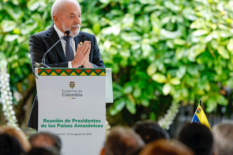 Em Bogotá, Lula defende multilateralismo como única forma de proteção da Amazônia