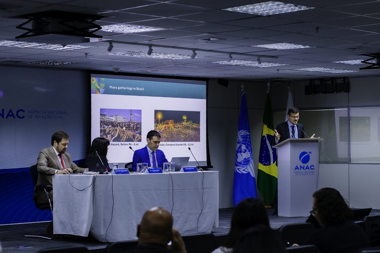 Encontro internacional discute mitigação de riscos de saúde pública na aviação civil