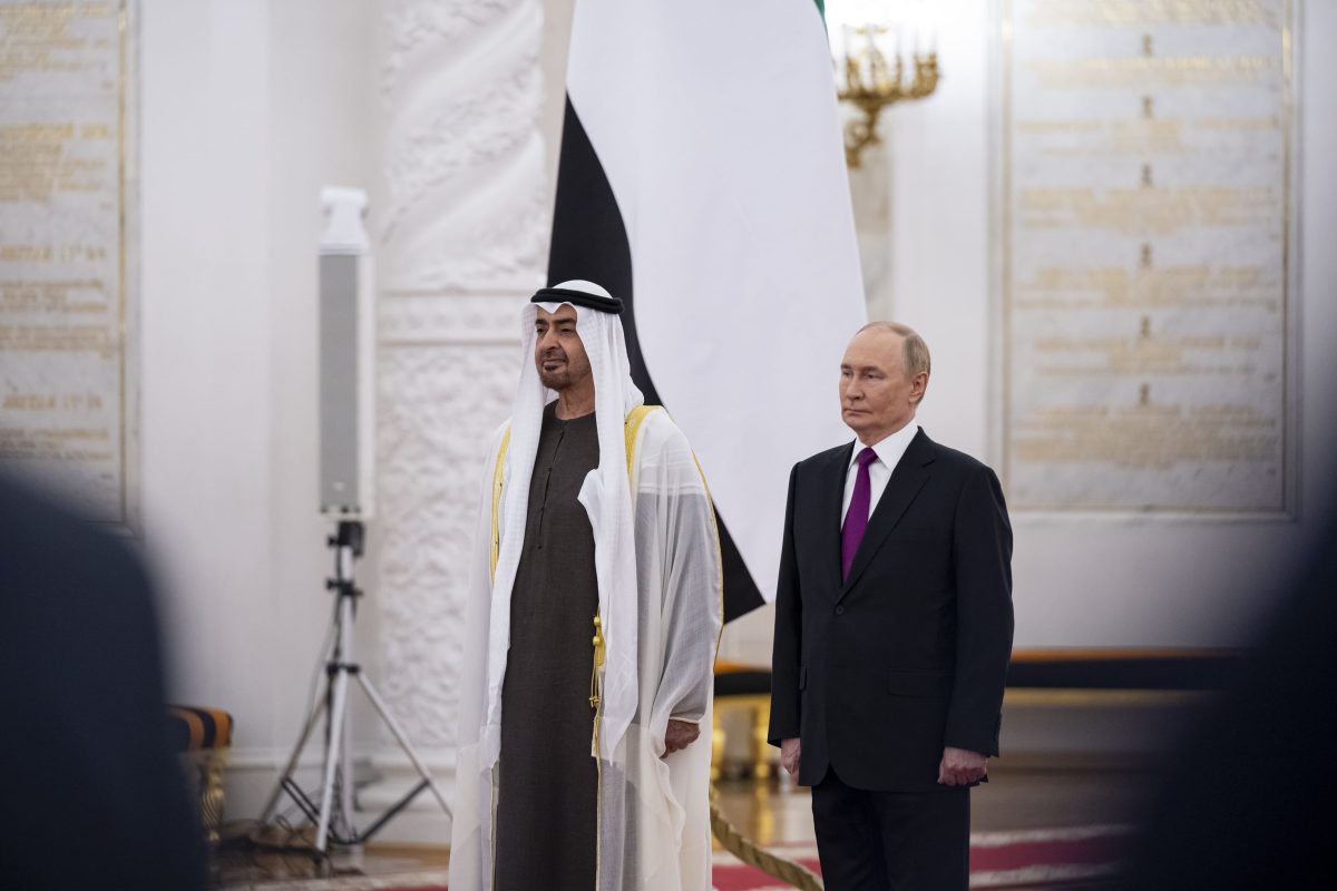Presidente dos Emirados discute parceria estratégica com Putin durante visita oficial à Rússia