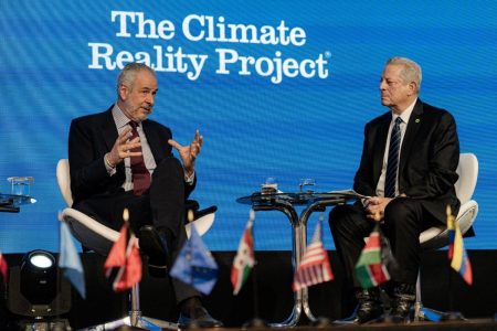 Em evento de Al Gore, Corrêa do Lago defende incorporação de políticas contra mudança do clima na economia