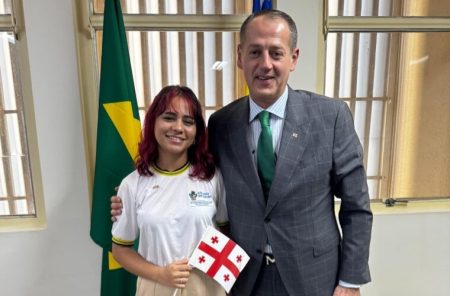 Governo e Embaixada da Geórgia firmam parceria para bolsa de estudos