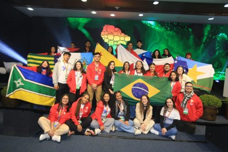 Juventude do Mercosul se reúne em Foz do Iguaçu para debater integração regional e inteligência artificial