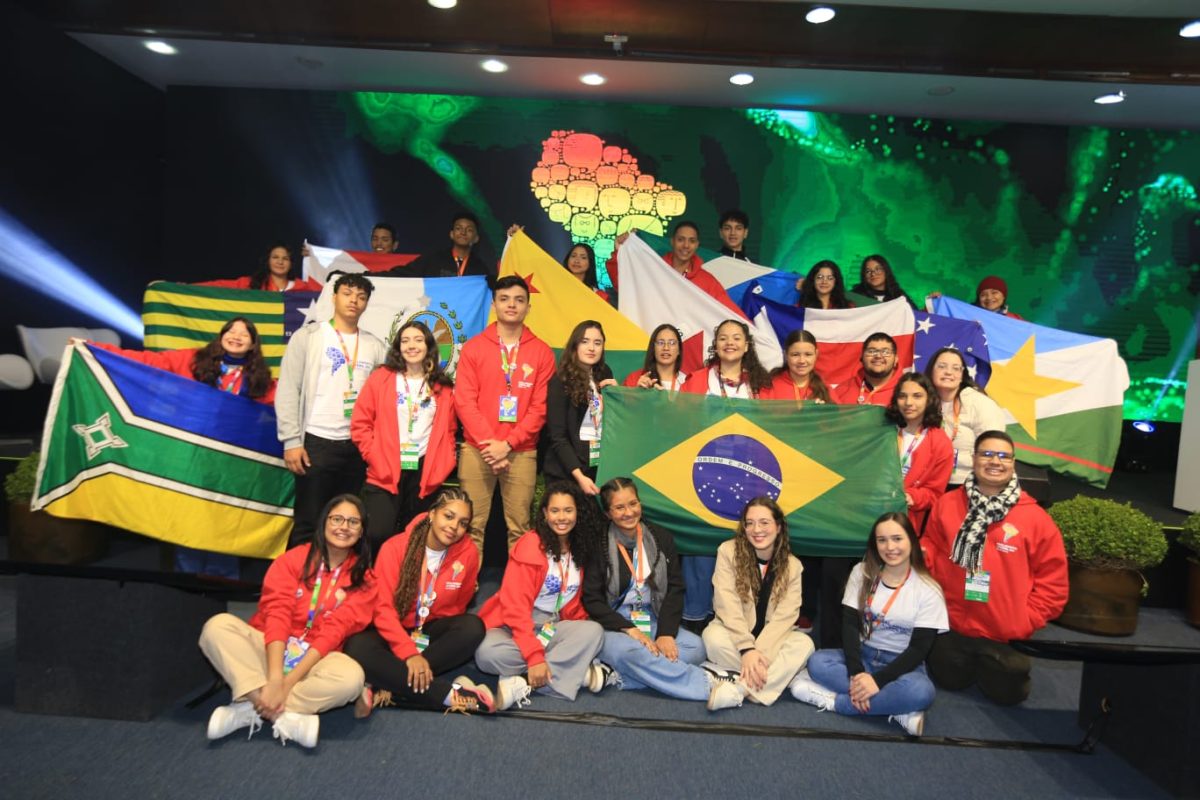 Juventude do Mercosul se reúne em Foz do Iguaçu para debater integração regional e inteligência artificial
