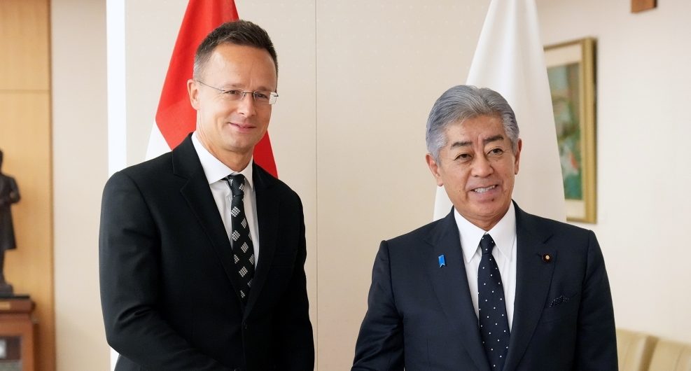Japão e Hungria reforçam cooperação bilateral e diálogo sobre questões internacionais
