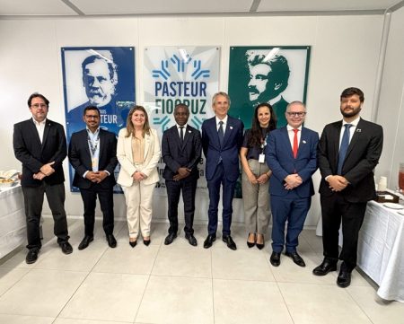 Delegação francesa visita Fiocruz para conhecer avanços em imunologia e inovação em saúde