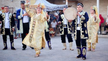 Uzbequistão: tradição e modernidade em cores, palavras e sons