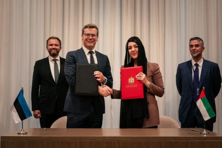 Ministros do Exterior dos Emirados e da Estônia lançam iniciativa para apoiar recuperação da Ucrânia com educação, habilidades digitais e empreendedorismo