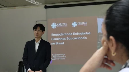 Governo do Japão visita projeto de empoderamento econômico de refugiadas no Paraná