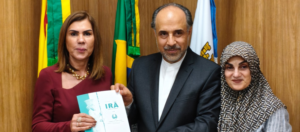 Reitora e Embaixador do Irã discutem intercâmbios acadêmicos