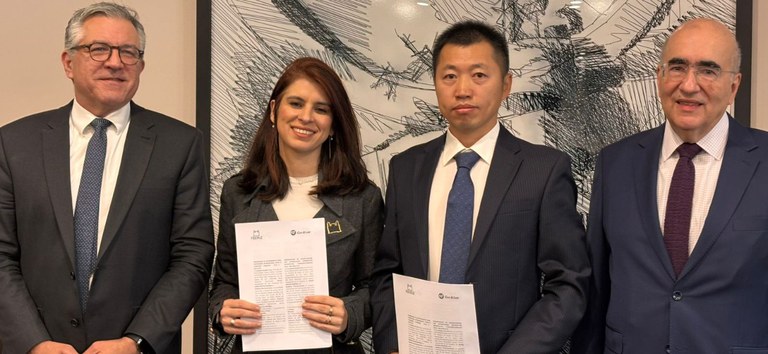 Brasil e China assinam acordo inédito para tratamentos oncológicos e doenças autoimunes