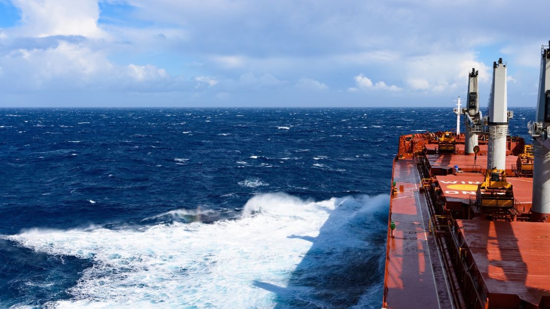 China cobrará taxas portuárias especiais sobre navios dos EUA
