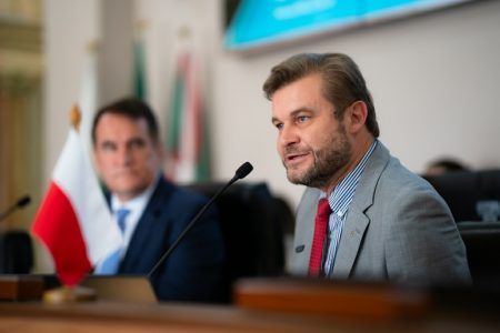 Visita institucional: vereadores recebem diplomata da Polônia em Curitiba