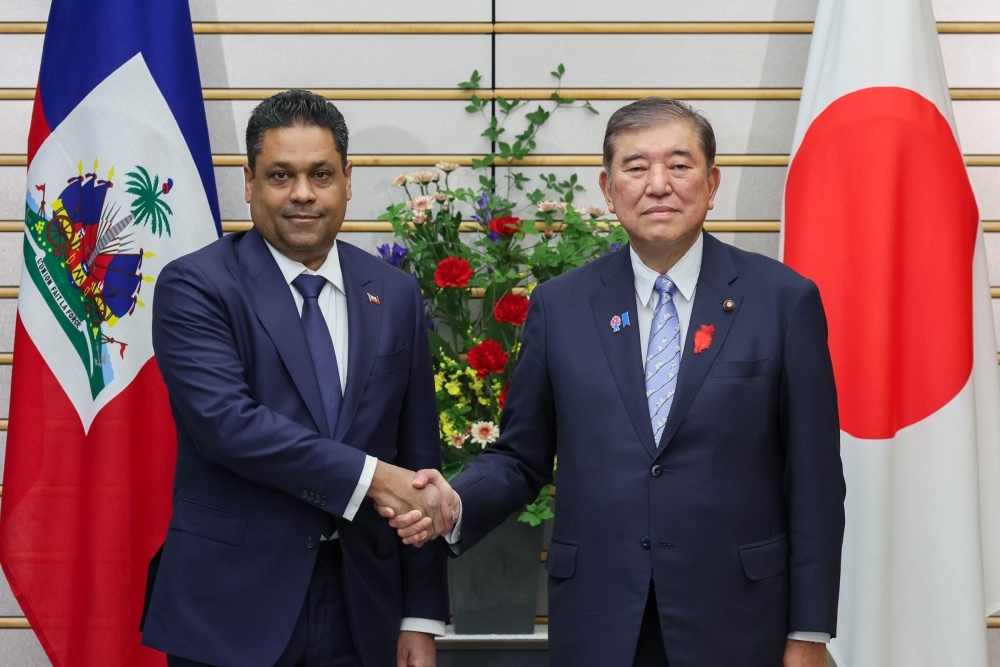 Primeiro-ministro do Japão se reúne com presidente do Conselho Presidencial de Transição do Haiti