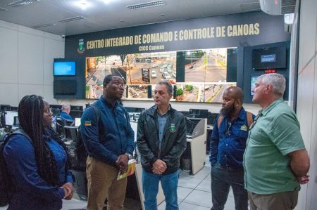 Experiências de Canoas na área da segurança são apresentadas à delegação de Moçambique
