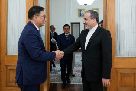 Irã e Filipinas reforçam laços bilaterais em reunião em Teerã