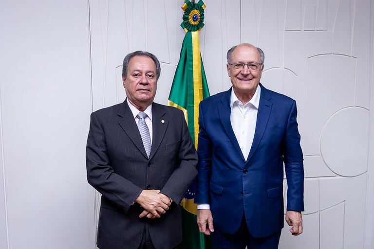 Alckmin recebe propostas da CNI para subsidiar negociação com Estados Unidos