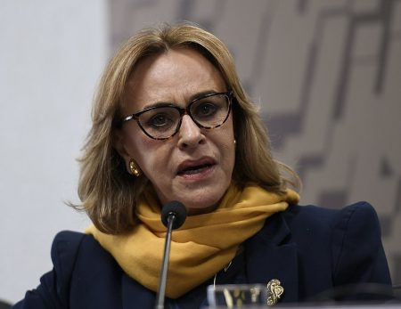 Embaixadora do Brasil na Suécia ministra palestra sobre carreira diplomática na Unifor
