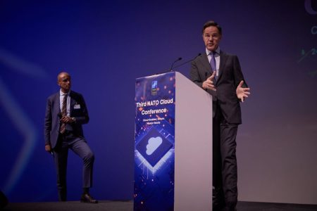 Rutte defende aceleração da adoção de nuvem na OTAN e alerta para avanços tecnológicos de adversários