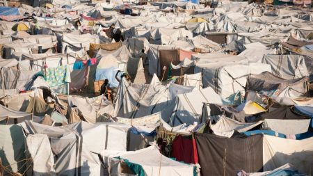 Em São Paulo, exposição fotográfica mostra impacto das mudanças climáticas sobre vida de pessoas refugiadas