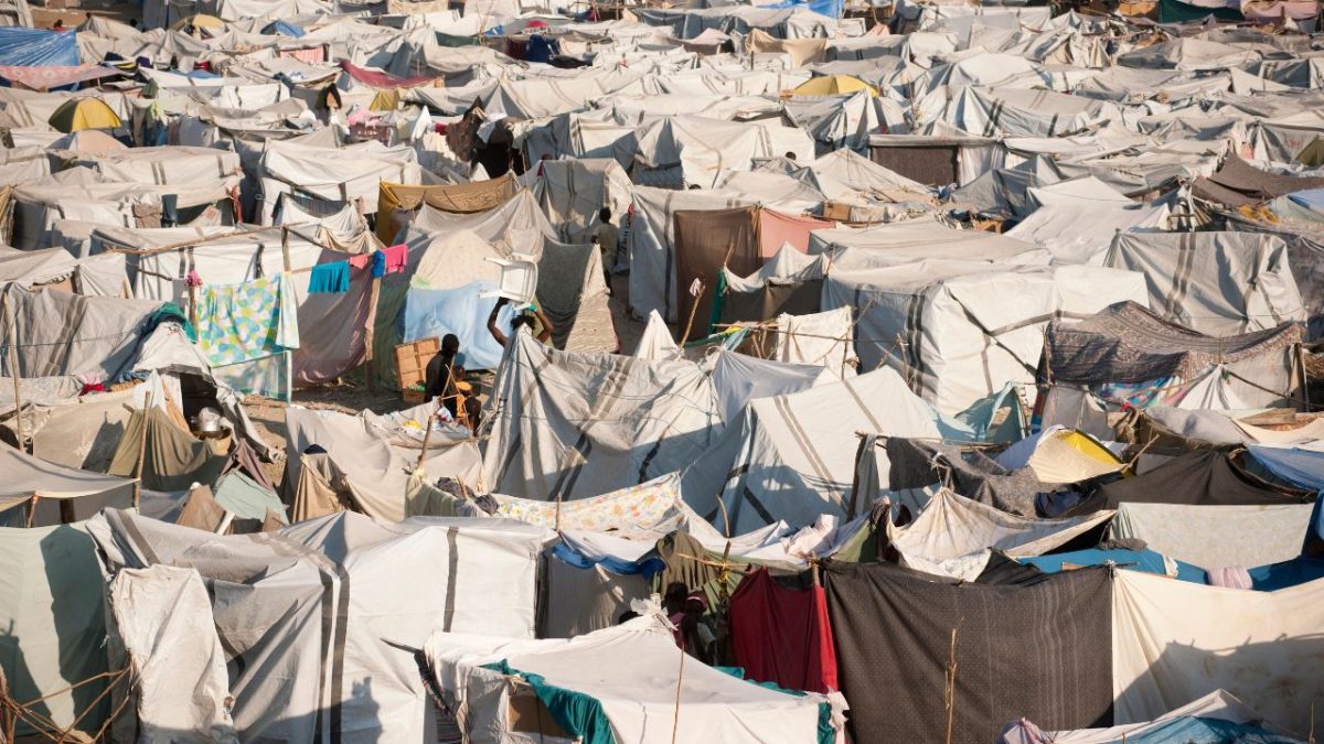 Em São Paulo, exposição fotográfica mostra impacto das mudanças climáticas sobre vida de pessoas refugiadas