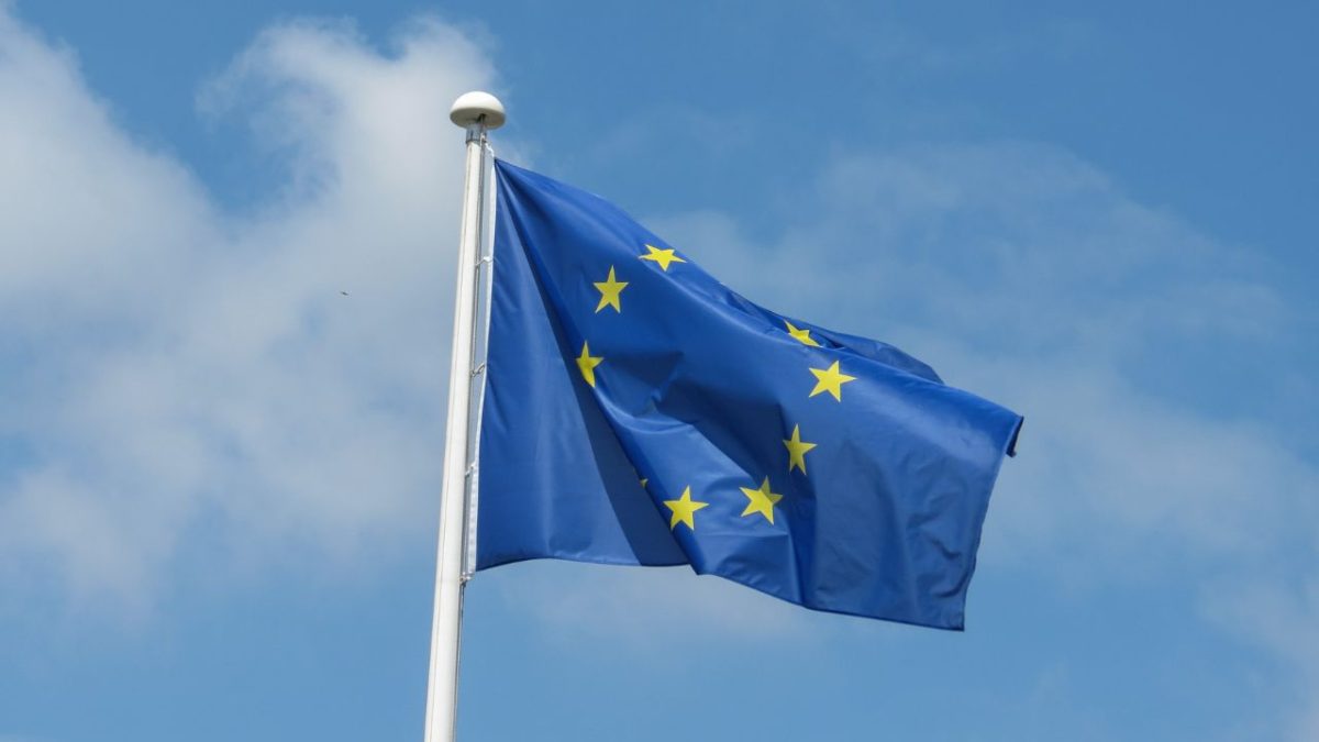China espera que UE proporcione um ambiente justo e previsível para empresas chinesas, diz chancelaria